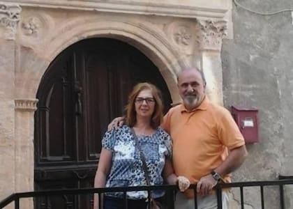 Claudia Linder y su esposo, la víctima