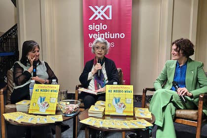 Claudia Piñeiro presentó su nuevo libro infantil en la librería El Ateneo Gran Splendid junto con Canela y la ilustradora Lulú Maranzana