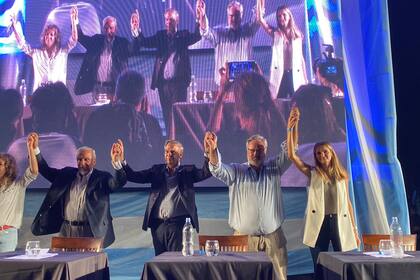 Claudia Rucci, Juan Carlos Romero, Miguel Pichetto, Joaquín de la Torre y Catalina Buitrago, ayer, en el acto en San Miguel