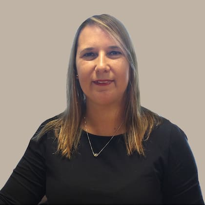 Claudia Sadowyk: El conjunto de incentivos tangibles o intangibles que recibe un empleado por el puesto de trabajo y que no queda reflejado en la nómina salarial. Es algo subjetivo, que varía de acuerdo a cada persona, su percepción e intereses
