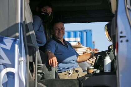 Claudia no viene de una familia de camioneros; su mamá es modista y su papá electricista