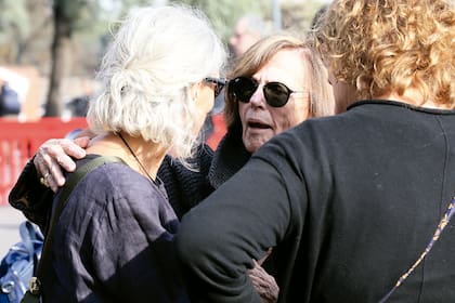 Claudia Sánchez, íntima de Chunchuna. De espaldas, Verónica Llinás