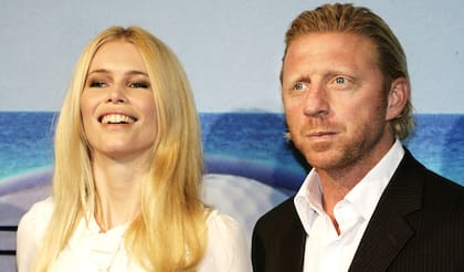 Becker con la modelo Claudia Schiffer durante un evento de golf en Berlín