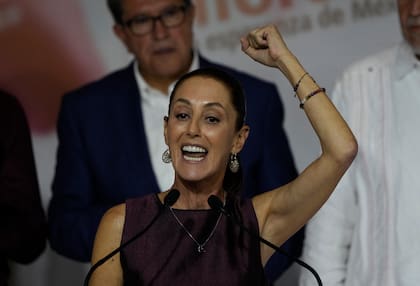 Claudia Sheinbaum, la candidata del partido de López Obrador; en México, las dos favoritas para las presidenciales son mujeres