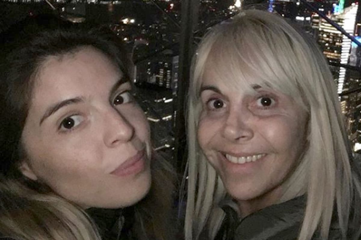 Claudia Villafañe junto a Dalma