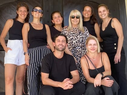 Claudia Villafañe junto a su equipo en el casamiento de Tagliafico