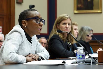 Claudine Gay, de la Universidad de Harvard; Liz Magill, de la Universidad de Pensilvania; Pamela Nadell, profesora de Historia y Estudios Judíos de la American University, y Sally Kornbluth, presidenta del MIT, testificaron ante miembros del Congreso en diciembre pasado