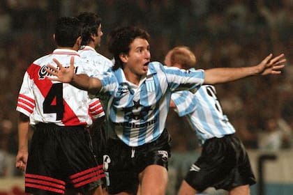 Claudio Úbeda, un ejemplo de futbolista predispuesto a mejorar adquiriendo conceptos y datos.