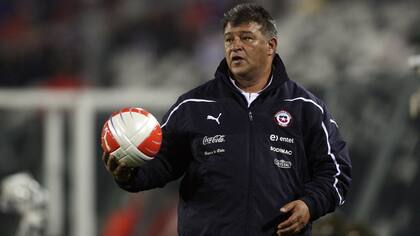 Claudio Borghi, durante su período en la selección de Chile.