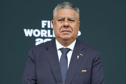 Claudio Chiqui Tapia en el estadio Azteca par ver México ante Sudáfrica