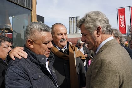 Claudio "Chiqui" Tapia pasó por la Exposición Rural de Palermo, donde tuvo un breve encuentro con Nicolás Pino, presidente de la Rural