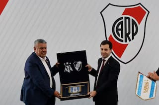 Di Carlo vs. la AFA: la ofensiva total del presidente de River contra Tapia por los fallos arbitrales