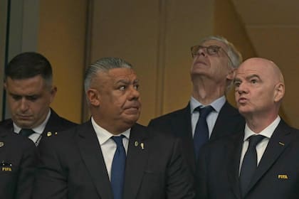 Claudio "Chiqui" Tapia, presidente de la AFA, y Gianni Infantino, mandamás de la FIFA, en la semifinal el Mundial 2026, entre Argentina e Inglaterra