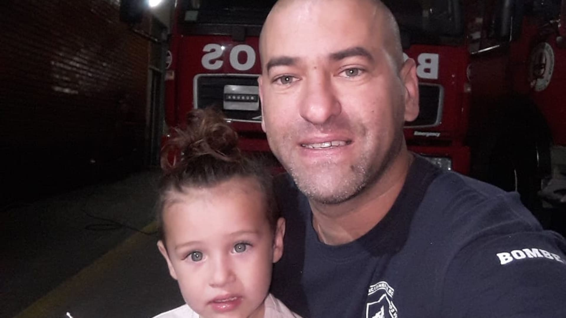 Claudio Dziesko, de 40 años, rescató de una casa incendiada a Celestino y le salvó la vida