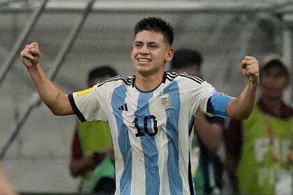 Claudio Echeverri ; argentina; Brasil; sub 17; deportes; FIFA;