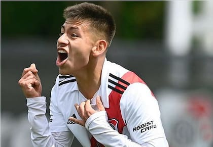 Claudio Echeverri, el capitán de la Sub 17 que llevó sus goles desde River al seleccionado.