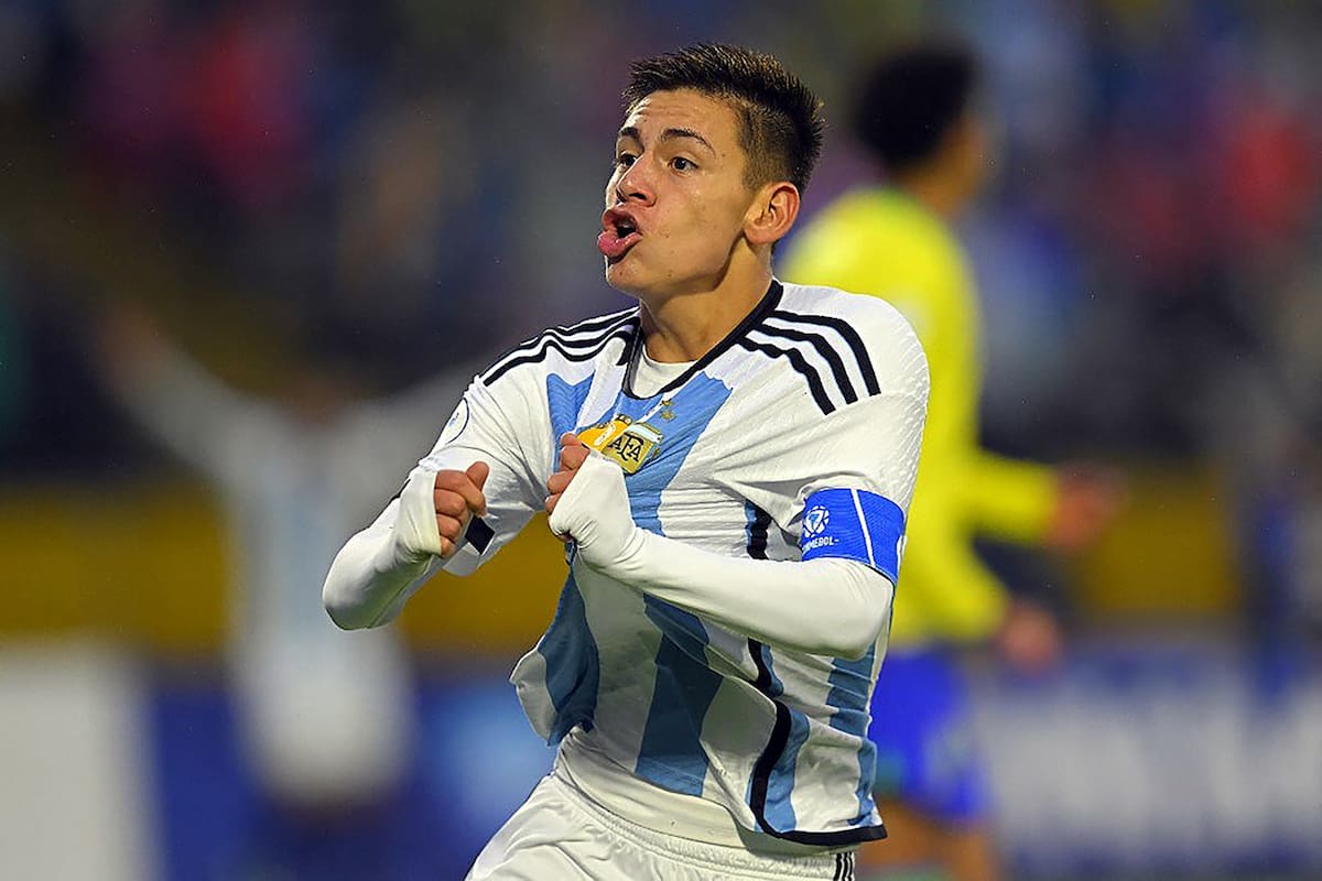 Claudio Echeverri fue convocado a último momento en reemplazo de Pedro De la Vega, quien sufrió un desgarro