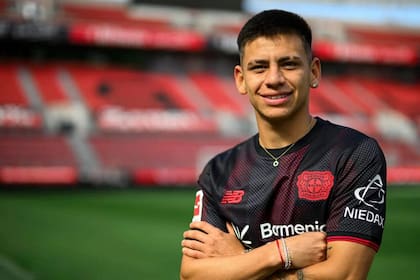 Claudio Echeverry, uno de los refuerzos de Bayer Leverkusen para esta temporada