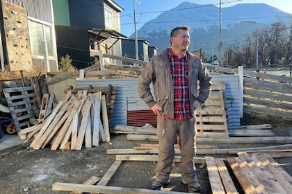 Claudio Escobar, el papá de Guada, es carpintero y no pudo terminar el secundario. Por eso, su anhelo es que todos se reciban de algo. "Mi sueño es que todos ellos elijan sus caminos y no que tengan que salir a trabajar de cualquier cosa", dice.