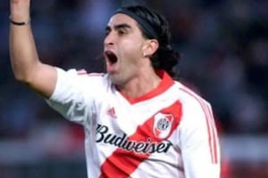 Claudio Husaín: “Un futbolista muere dos veces; la primera, cuando deja de jugar”