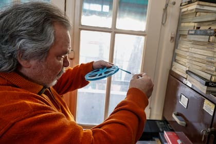 Claudio Koremblit, entre cintas y videos