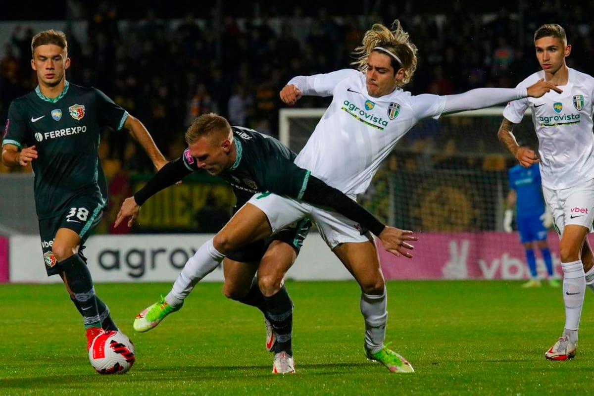 Claudio Spinelli, uno de los argentinos que militaba en el fútbol de Ucrania y por la decisión de FIFA podrá firmar en otro equipo