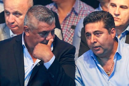 Claudio Tapia y Daniel Angelici, en otros tiempos, cuando el presidente de Boca era protagonista principal de la alianza que gobierna la AFA.