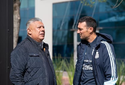 Claudio Tapia y Lionel Scaloni volvieron a encontrarse en Ezeiza, en la previa de la fecha FIFA