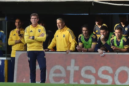 Claudio Ubeda, obligado por las lesiones, tuvo que rediseñar el equipo para jugar con Vélez. (Photo by ALEJANDRO PAGNI / AFP)