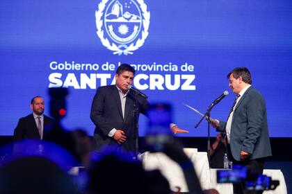 Claudio Vidal cuando asumió como gobernador de Santa Cruz