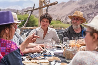 Claudio Zucchino y su compañera Inés Manghesi durante el almuerzo que se llevó a cabo con motivo de la cuarta ceremonia de estiba.