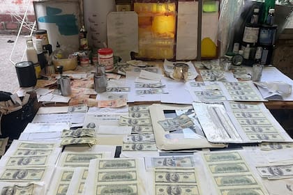 Clausuraron una imprenta de dólares falsos