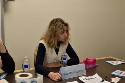 Cleveland tuvo una polémica con Kat Abughazaleh, infuencer y candidata a representante por el Distrito 9 de Illinois