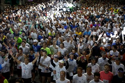 Clima de fiesta en el regreso de la media maratón a pleno