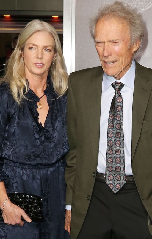 Clint Eastwood y su actual mujer, Christina Sandera