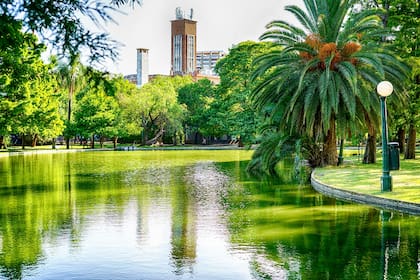 El lago y la isla de Muni, lugares de celebración de campeonatos de los diferentes deportes