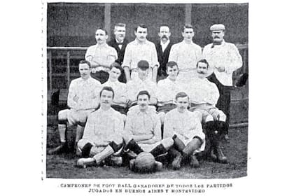 Alumni, el conjunto de los hermanos Brown, fue tan exitoso como efímero; en 1912 el club decidió disolverse por estar en desacuerdo con... la intromisión del dinero en el fútbol.