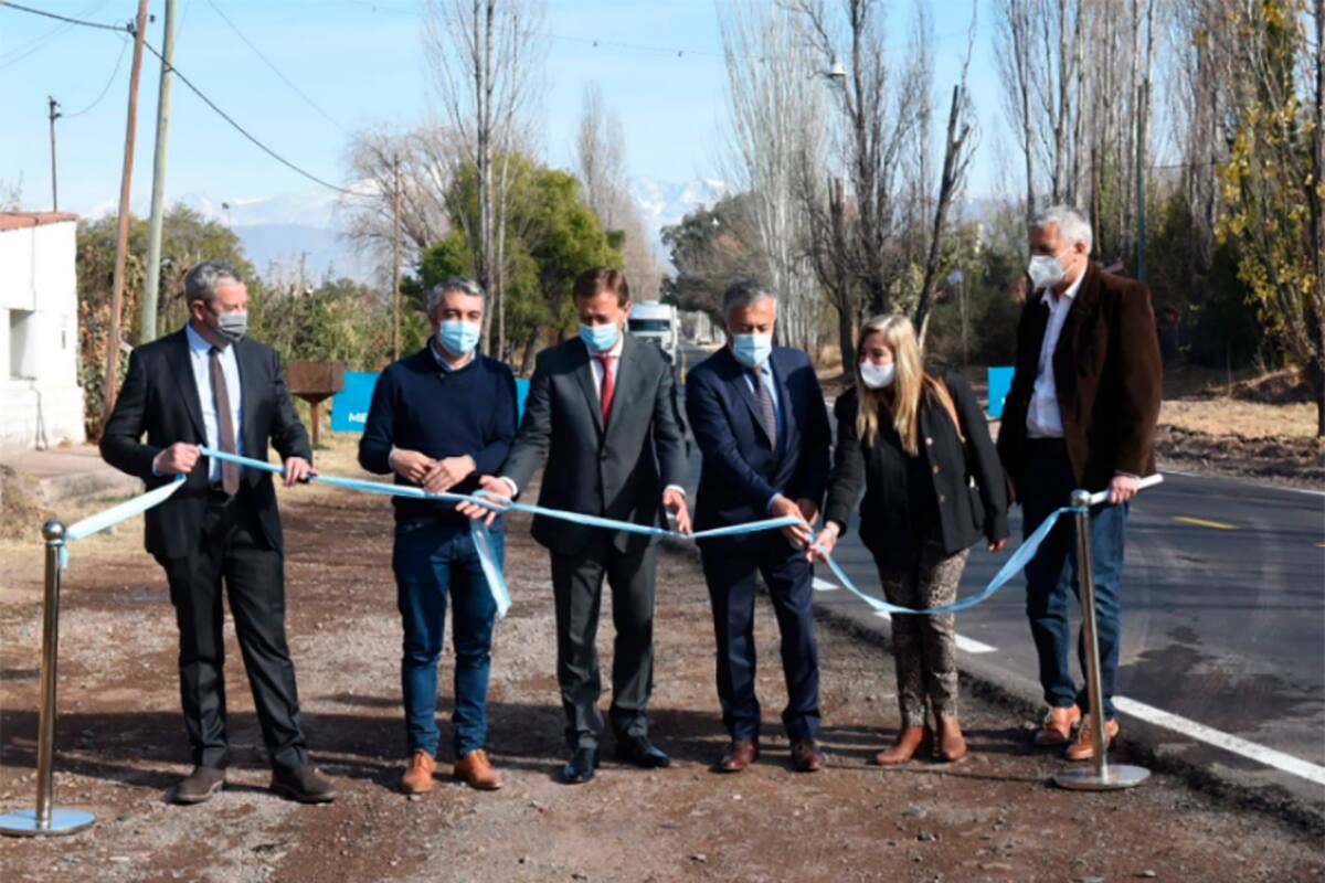 Cobos, Cornejo y Suarez se muestran juntos en el arranque de la campaña mendocina