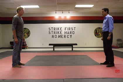 Michael Zabka y Ralph Macchio ya no son enemigos en Cobra Kai