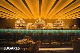 El bar con cócteles de autor y cocina franco-vietnamita que se convirtió en una referencia de la noche porteña