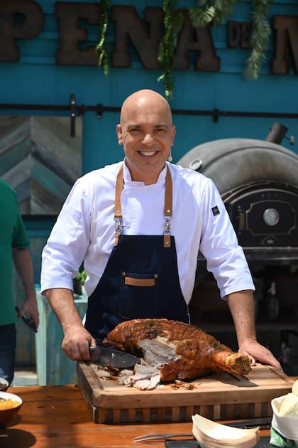 “Cocinar es un acto de amor, es dar de comer, es dar vida, es juntar a la familia o a los amigos2, dice Santiago Giorgini