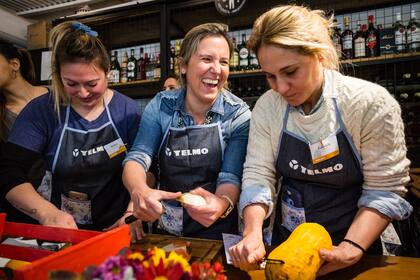 Cocineros referentes de las redes sociales participaron de un singular premio a la mejor receta de sopa para preparar en casa
