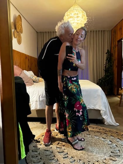 Coco Sily y Chimi Meza muy enamorados en sus recientes vacaciones en Brasil. ¿Será que allí le pidió matrimonio?