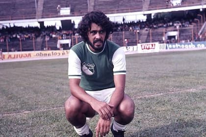 Cococho Alvarez tuvo un paso por el fútbol colombiano, con la camiseta de Deportivo Cali