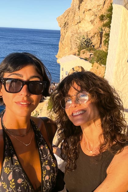 Un instante de complicidad entre la ex modelo y su hija Renata