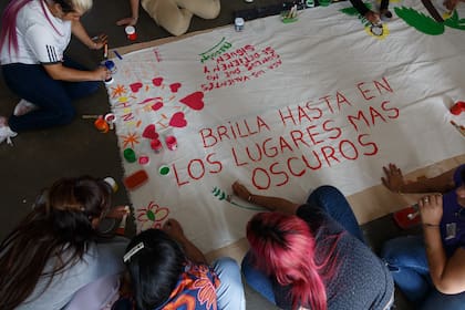 Codiseño del mural del patio para las infancias junto a mujeres de la Unidad 46 del penal de San Martín