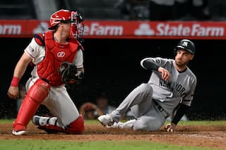 Yankees anotan 5 carreras con 2 outs en la 10ma y vencen 6-3 a Angelinos