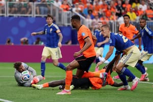 Países Bajos cachetea a Suecia en un partido en el que cada ataque es promesa de gol