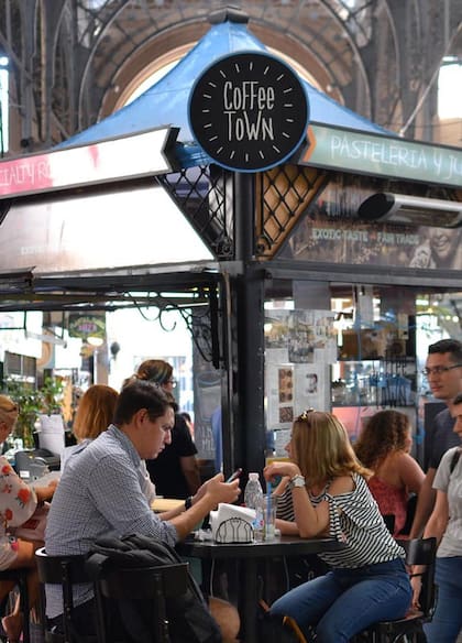 Coffee Town cumplió 13 años en el Mercado de San Telmo.
