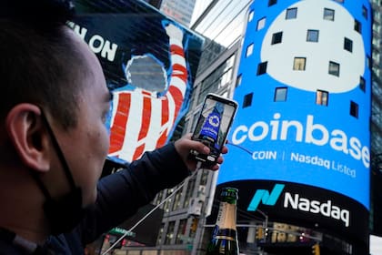Coinbase dice que ciberdelincuentes robaron datos de clientes y exigieron rescate de $20 millones